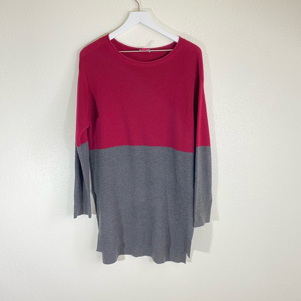 Vince Camuto Maroon and Gray Sweater